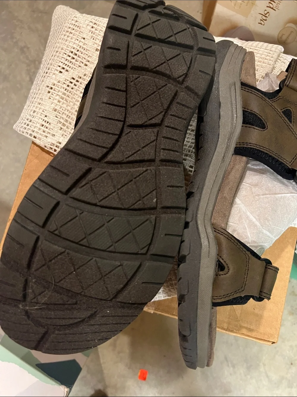 Earth Origins Men's Olive Brown Leather Sport Sandals with Coral Accents
